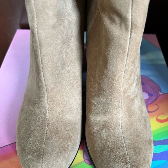 Jeffrey Campbell Tan Suede Rumble Bootie sz 10 BN - Picture 3 of 4
